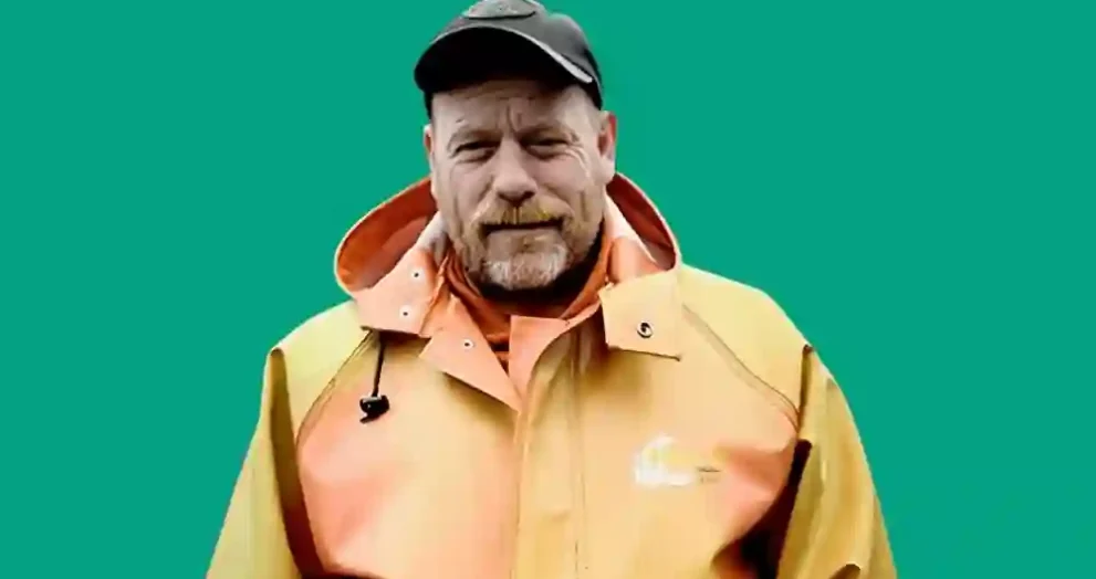 Curly Leach