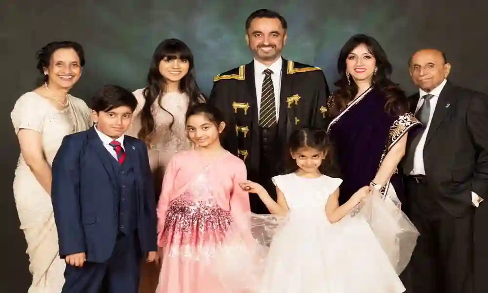 Aamer Anwar Wife Ifet